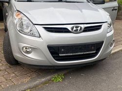 Grau Gebraucht 2011 Hyundai i20 Classic Limousine | 4.600 € (Fairer Preis)