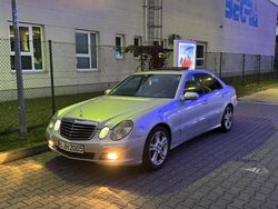 Silber Gebraucht 2006 Mercedes E200 Limousine | 6.850 € (Etwas zu teuer)