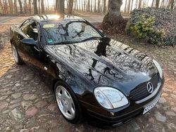 Schwarz Gebraucht 1998 Mercedes SLK200 Cabrio | 3.800 € (Fairer Preis)