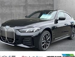 Saphirschwarz metallic Gebraucht 2025 BMW i4 Shadowline Limousine | 49.900 € (Guter Preis)