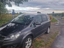 Grau Gebraucht 2011 Opel Zafira Van / Kleinbus | 3.500 € (Fairer Preis)