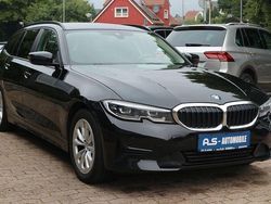 Schwarz Gebraucht 2022 BMW 318 Advantage Kombi | 15.900 € (Fairer Preis)
