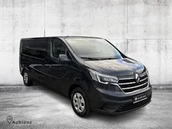 Grau Gebraucht 2024 Renault Trafic Life Van | 34.880 € (Guter Preis)