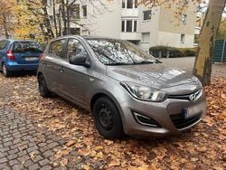 Grau Gebraucht 2013 Hyundai i20 Edition Kleinwagen | 2.999 € (Superpreis)