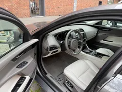 Grau Gebraucht 2017 Jaguar XE Prestige Limousine | 14.200 € (Superpreis)