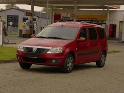 Rot Gebraucht 2012 Dacia Logan MCV Lauréate Kombi | 4.490 € (Fairer Preis)