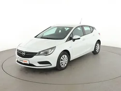 Weiß Gebraucht 2018 Opel Astra Selection Limousine | 11.850 € (Teuer)