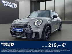 Grau / moonwalk grey (metallic) Gebraucht 2021 Mini John Cooper Works Kleinwagen | 23.450 € (Fairer Preis)