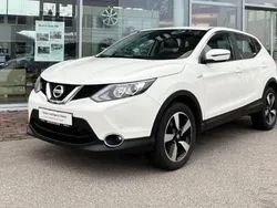 Weiß Gebraucht 2015 Nissan Qashqai Acenta SUV | 9.400 € (Fairer Preis)