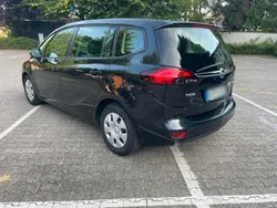 Schwarz Gebraucht 2016 Opel Zafira Eco Van / Kleinbus | 7.999 €