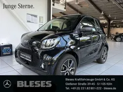 Bodypanels in black Gebraucht 2024 Smart ForTwo Electric Drive Passion Exclusive Cabrio | 19.950 € (Etwas zu teuer)