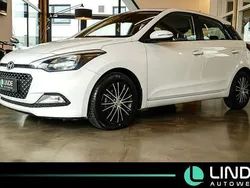 Weiß Gebraucht 2015 Hyundai i20 Limousine | 9.400 € (Fairer Preis)