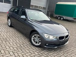 Grau Gebraucht 2016 BMW 320 Kombi | 12.799 € (Superpreis)