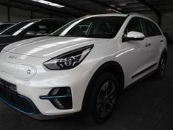 Weiß Gebraucht 2021 Kia e-Niro Vision SUV | 18.990 € (Fairer Preis)