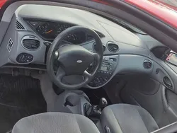 Grau Gebraucht 2000 Ford Focus Kleinwagen | 550 € (Guter Preis)