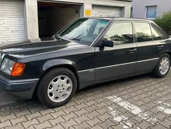 Schwarz Gebraucht 1990 Mercedes E260 Sportline Limousine | 5.999 €