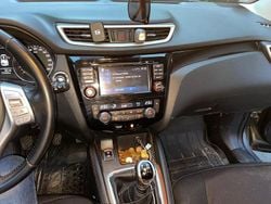 Grau Gebraucht 2016 Nissan Qashqai SUV | 11.500 € (Fairer Preis)