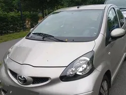 Gold Gebraucht 2007 Toyota Aygo Kleinwagen | 4.500 € (Etwas zu teuer)
