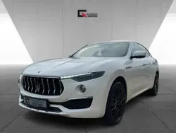 Bianco alpi (weiss) Gebraucht 2021 Maserati Levante GranLusso SUV | 69.900 €