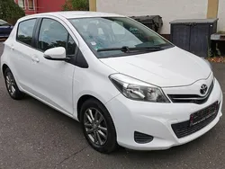 Weiß Gebraucht 2014 Toyota Yaris Edition Limousine | 5.600 € (Superpreis)