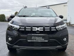 Schwarz Gebraucht 2024 Dacia Sandero Expression Limousine | 15.999 € (Fairer Preis)