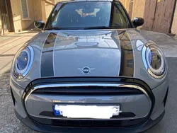 Grau Gebraucht 2022 Mini Cooper Kleinwagen | 21.500 € (Etwas zu teuer)