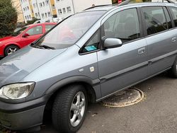 Silber Gebraucht 2003 Opel Zafira Limousine | 3.499 €