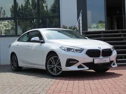 Mineralweiß metallic Gebraucht 2021 BMW 218 Sport Line Coupé | 25.900 € (Fairer Preis)
