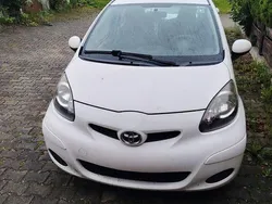 Weiß Gebraucht 2009 Toyota Aygo Kleinwagen | 2.000 € (Fairer Preis)