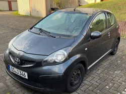 Schwarz Gebraucht 2006 Toyota Aygo Kleinwagen | 2.300 € (Fairer Preis)