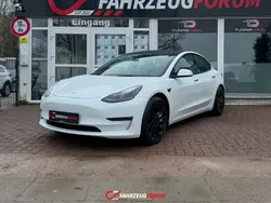 Weiß Gebraucht 2022 Tesla Model 3 Performance Limousine | 36.900 € (Etwas zu teuer)