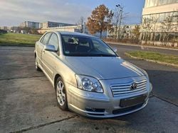 Silber Gebraucht 2006 Toyota Avensis Executive Limousine | 3.390 € (Fairer Preis)