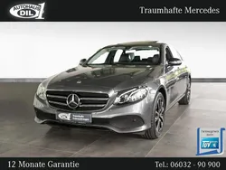 Grau (selenitgrau metalliclack) Gebraucht 2019 Mercedes E220 Avantgarde Limousine | 33.650 € (Fairer Preis)