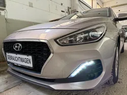 Weiß Gebraucht 2019 Hyundai i30 Trend Kombi | 13.900 € (Fairer Preis)