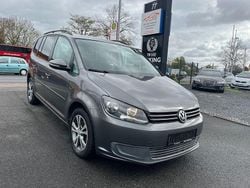 Grau Gebraucht 2010 VW Touran Highline Van / Kleinbus | 9.990 € (Fairer Preis)