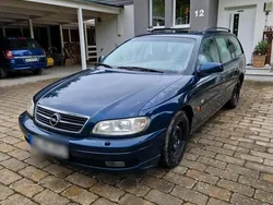 Blau Gebraucht 2000 Opel Omega Kombi | 1.100 € (Guter Preis)