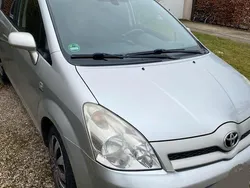 Silber Gebraucht 2005 Toyota Corolla Verso Van / Kleinbus | 3.400 €