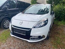 Weiß Gebraucht 2013 Renault Scénic III Bose Edition Van / Kleinbus | 8.190 € (Teuer)