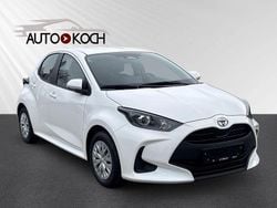 Weiß Gebraucht 2024 Toyota Yaris Hybrid Comfort Kleinwagen | 20.490 € (Guter Preis)