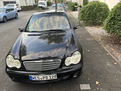 Schwarz Gebraucht 2005 Mercedes C200 Classic Limousine | 2.950 € (Fairer Preis)