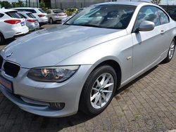 Silber Gebraucht 2010 BMW 318 Comfort Edition Coupé | 9.980 € (Teuer)