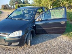 Grün Gebraucht 2004 Opel Corsa Enjoy Kleinwagen | 1.400 € (Guter Preis)