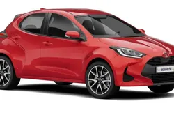 Karminarot / dach schwarz Neu 2025 Toyota Yaris Plus Limousine | 32.950 € (Teuer)
