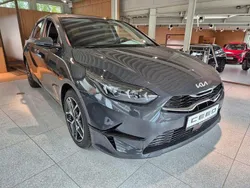 Grau Neu 2025 Kia Ceed Limousine | 29.990 € (Teuer)