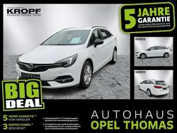 Schneeweiss/summitwhite/arctic Gebraucht 2021 Opel Astra Business Kombi | 15.890 € (Fairer Preis)