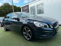 Grau Gebraucht 2011 Volvo V60 R-Design Kombi | 9.990 € (Fairer Preis)