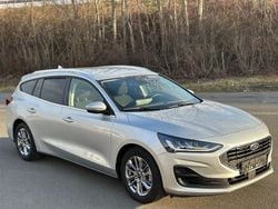 Silber Gebraucht 2024 Ford Focus Titanium X Kombi | 17.470 € (Guter Preis)