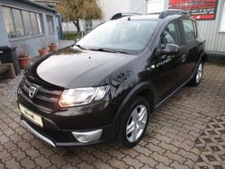 Schwarz Gebraucht 2014 Dacia Sandero Prestige SUV | 5.499 € (Fairer Preis)