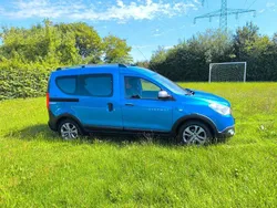 Blau Gebraucht 2016 Dacia Dokker Stepway Van | 9.900 € (Teuer)