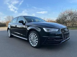 Mythosschwarz metallic Gebraucht 2015 Audi A3 Sportback e-tron Ambition Limousine | 11.000 €